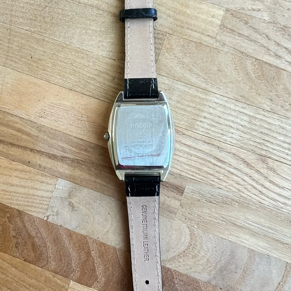 Gossip ladies silver tone Italian black leather dress watch NEW BATTERY